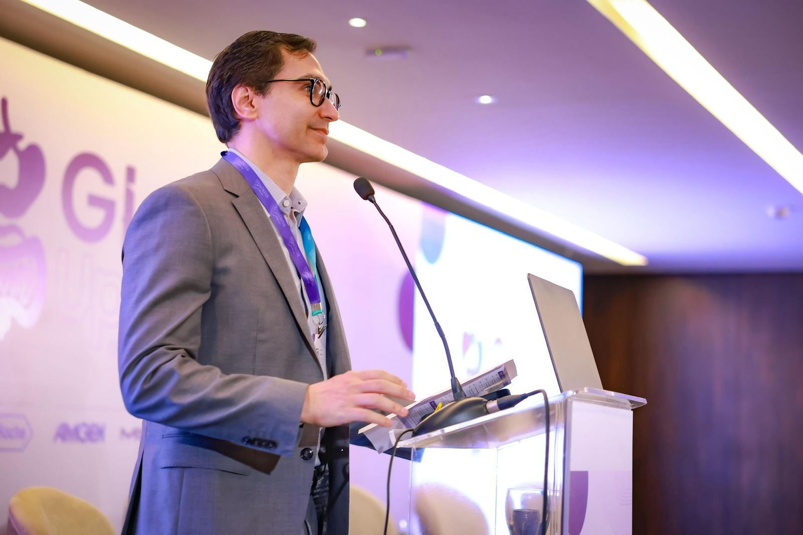 Dr. Eliseu em conferência científica